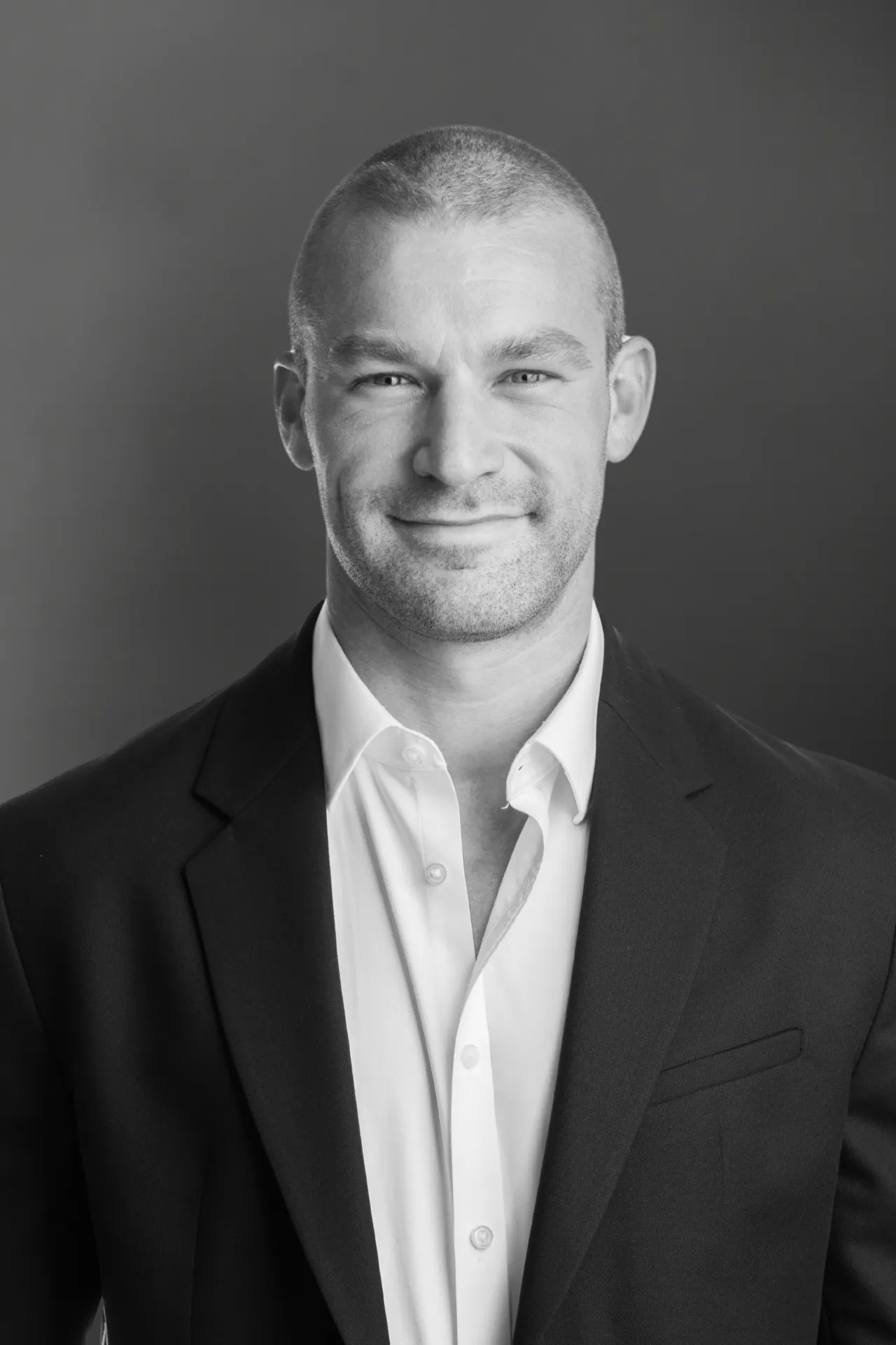 Professional corporate headshot photography Sydney by Macourt Media